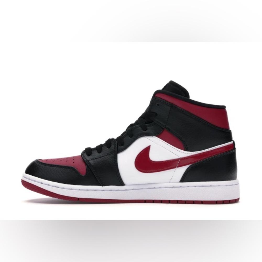 Jordan 1 Mid